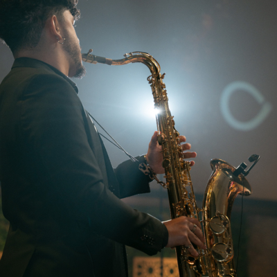 Saxofonista e Violinista